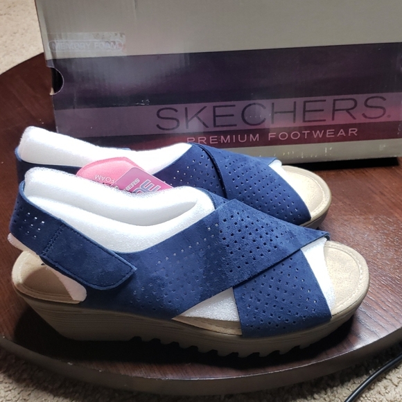 skechers petite parallel